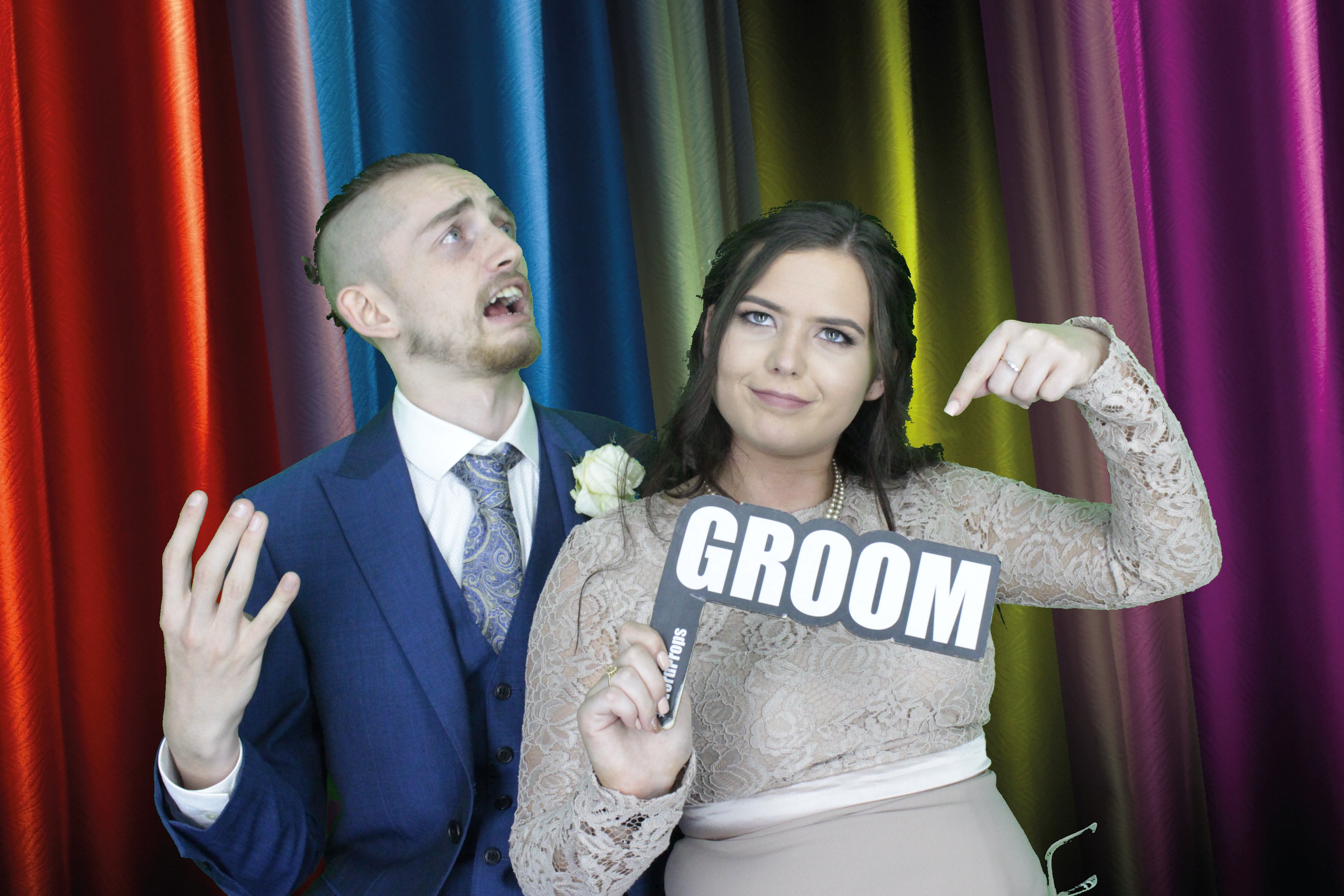 Mr & Mrs Hillier | View more photos from the event at gallery.myphotoboothexperience.co.uk/u/MyPhotoBoothExperienceLtd/Mr-Mrs-Hillier